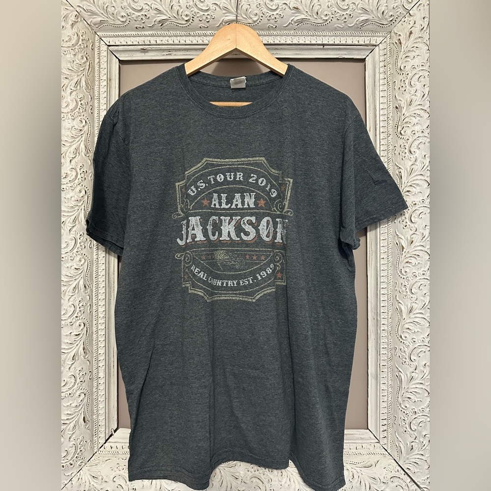 Alan Jackson Gray 2019 Tour T-Shirt. Back hit! Size XL. ❣️